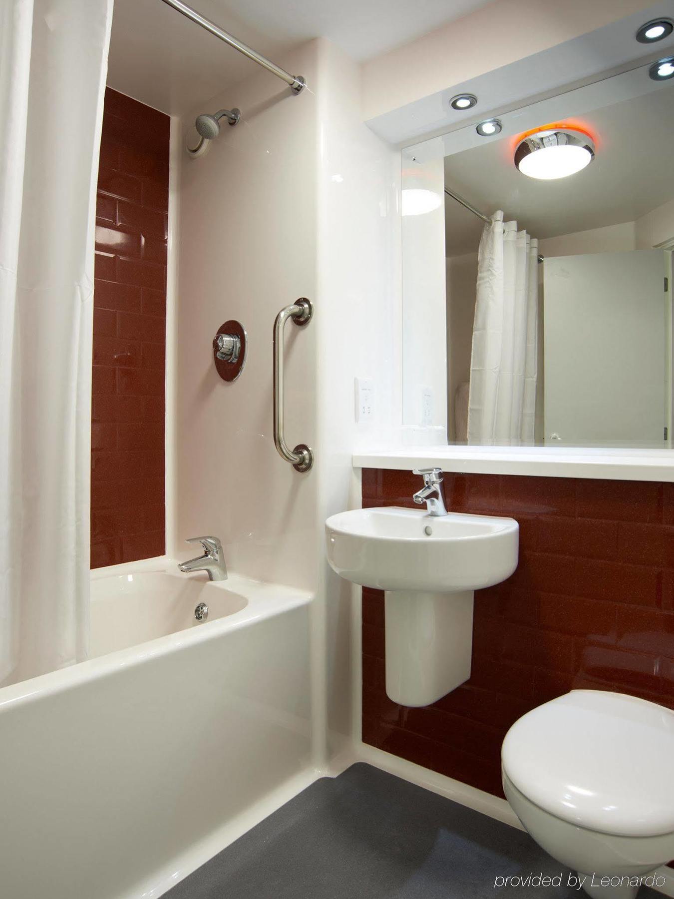 แทรเวลลอดจ์ วูลิช Hotel ลอนดอน ภายนอก รูปภาพ